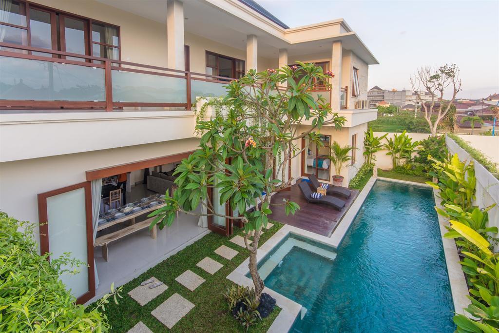 Villa Tepi Sungai Legian Camera foto