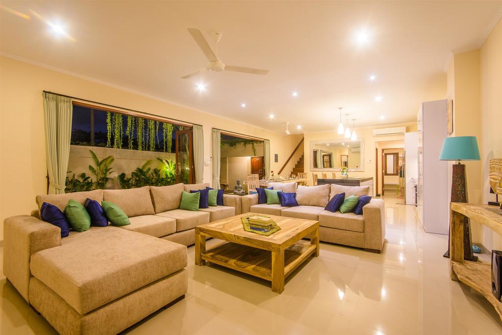 Villa Tepi Sungai Legian Camera foto