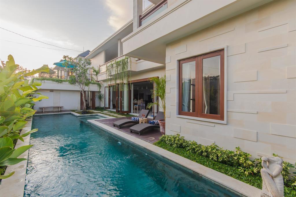 Villa Tepi Sungai Legian Camera foto