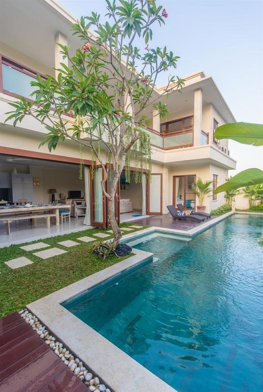 Villa Tepi Sungai Legian Camera foto